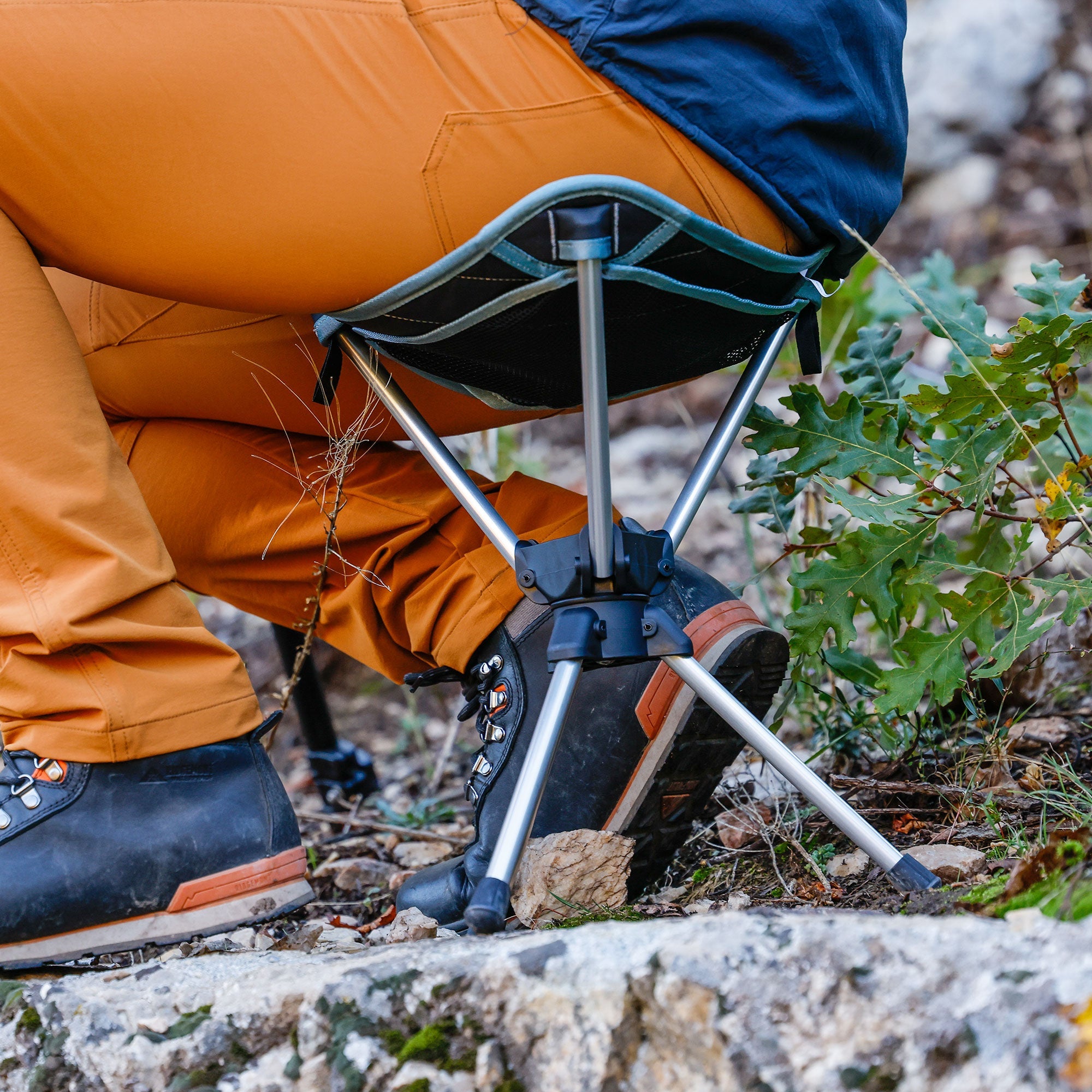 Compass 360° Swivel Stool