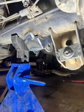 Load image into Gallery viewer, Lower Link Axle Mount Reinforcements - 3rd Gen 4runner
