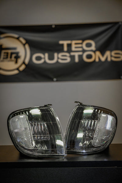 00-04 Tundra Access Cab Black Corner Lights